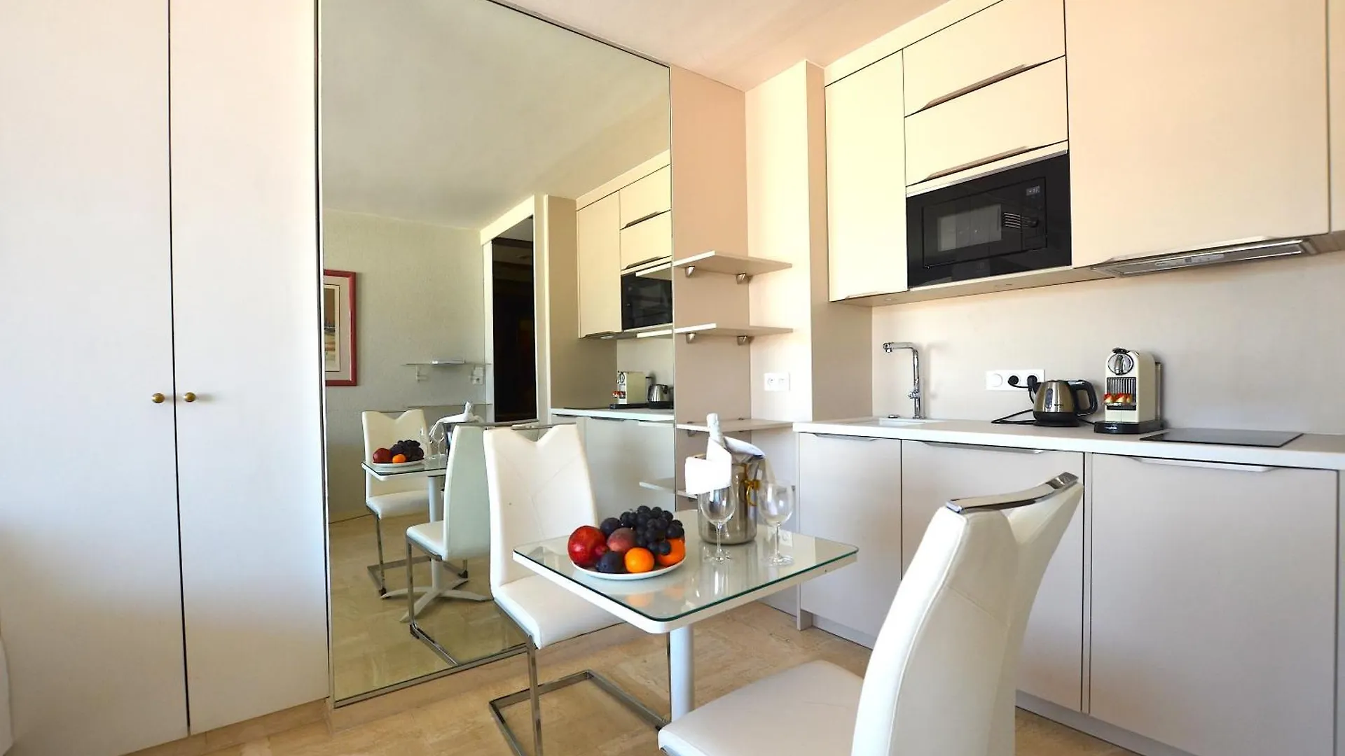 Appartamento Studio Cannes Grand Hotel Ibis Avec Terrasse Francia