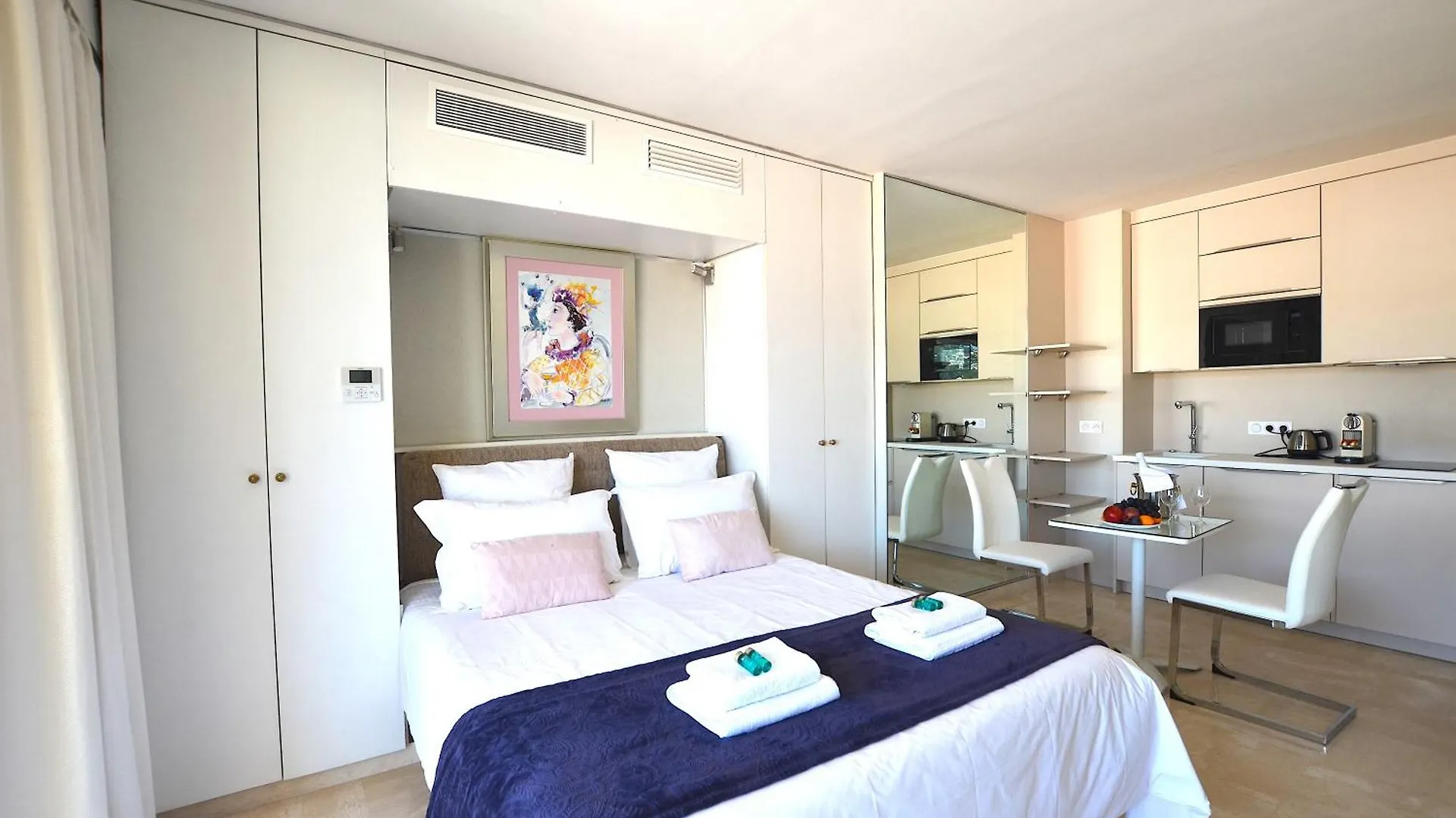 Studio Cannes Grand Hotel Ibis Avec Terrasse 0*,  Francia